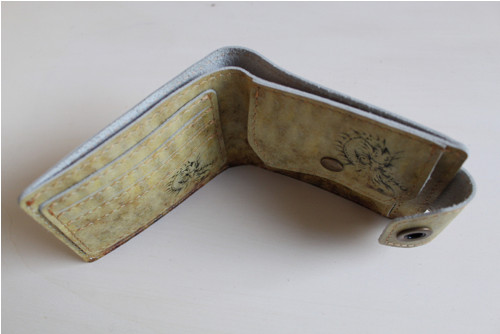 Kožená peněženka dům u potoka