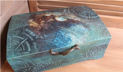 Truhla dřevěná modrá