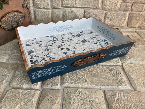 Podnos 32,5 x 23 x 5,5 cm.