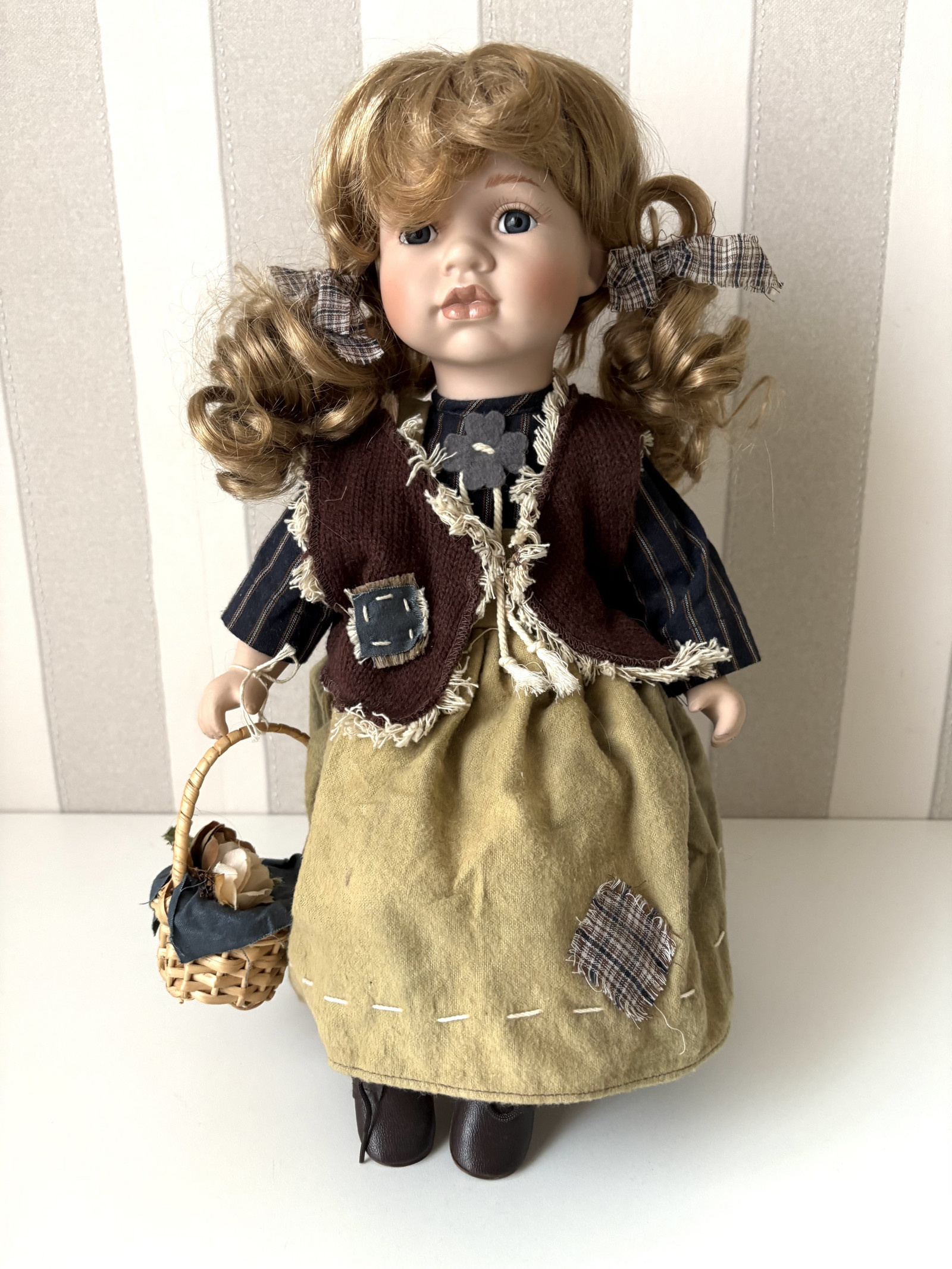 Porcelánová panenka Vendula