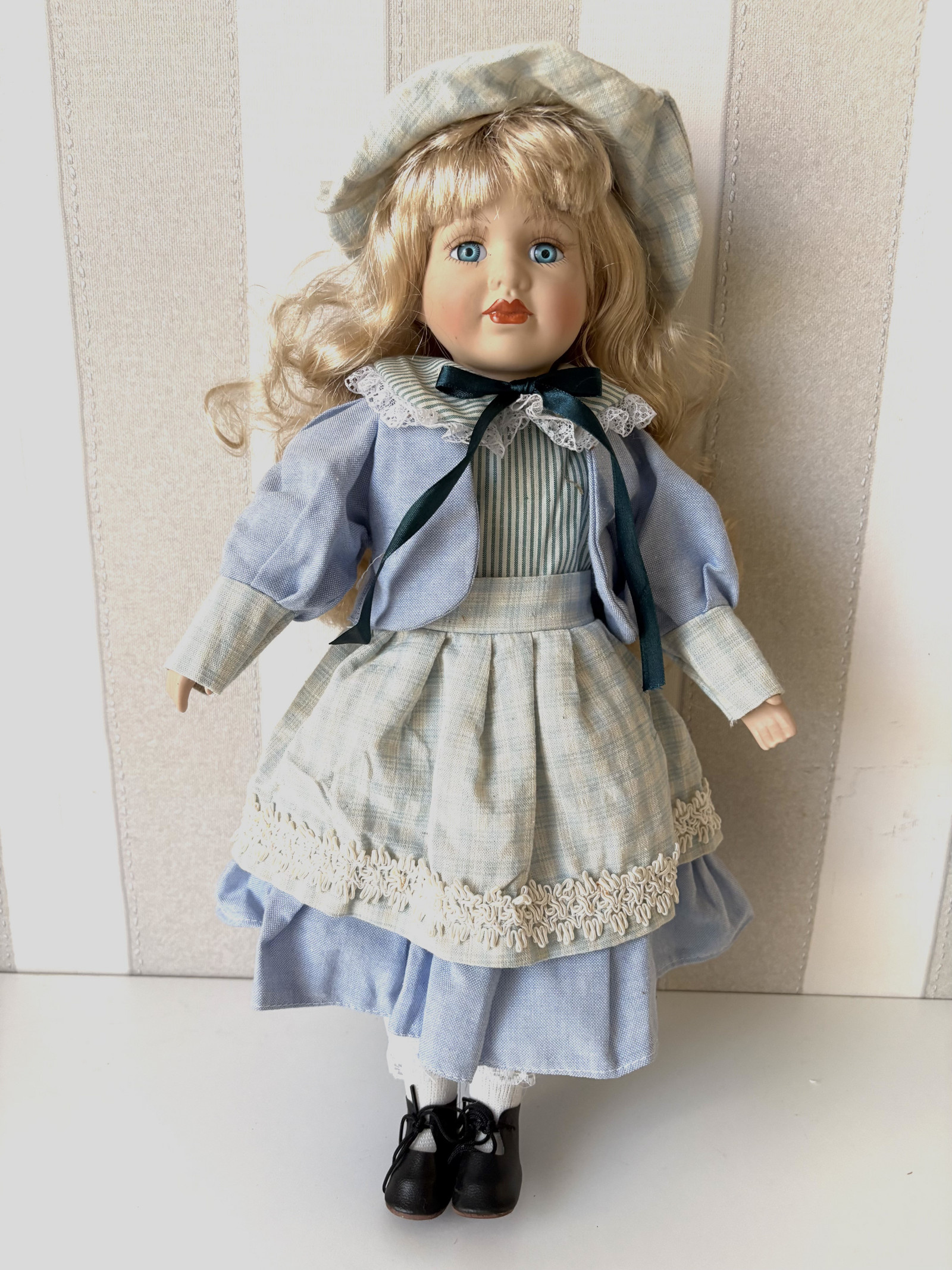 Porcelánová panenka Barbora