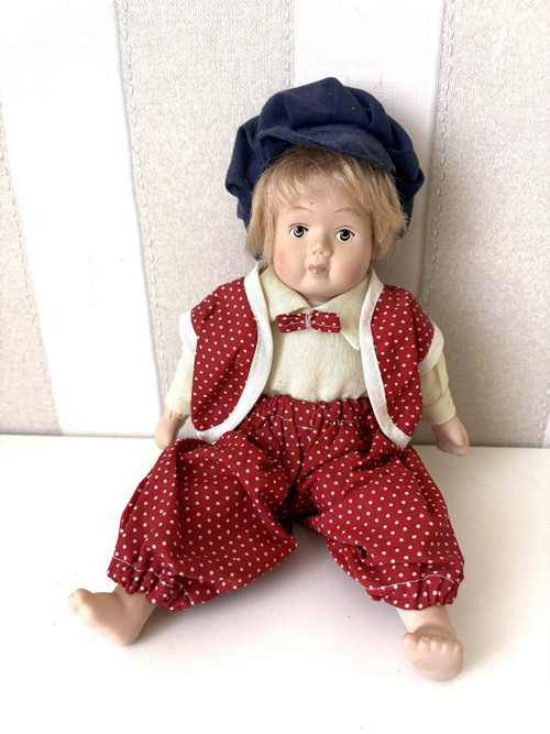 Porcelánová postavička chlapeček Daniel