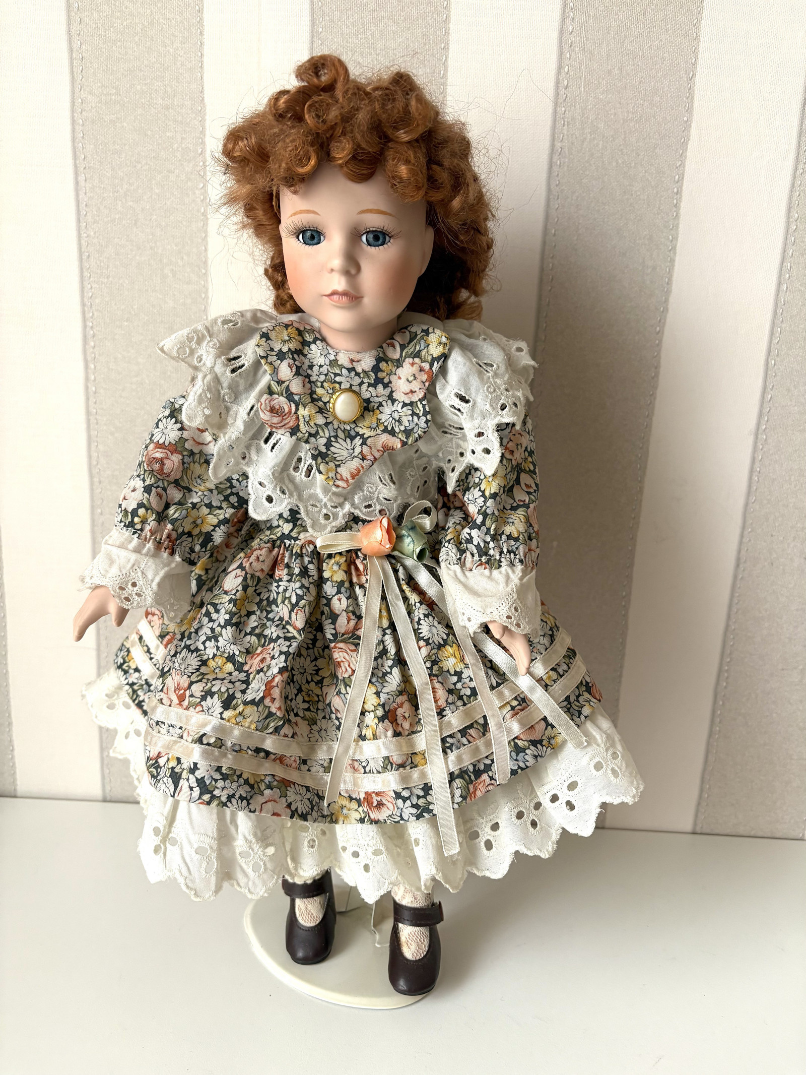 Porcelánová panenka Gertruda