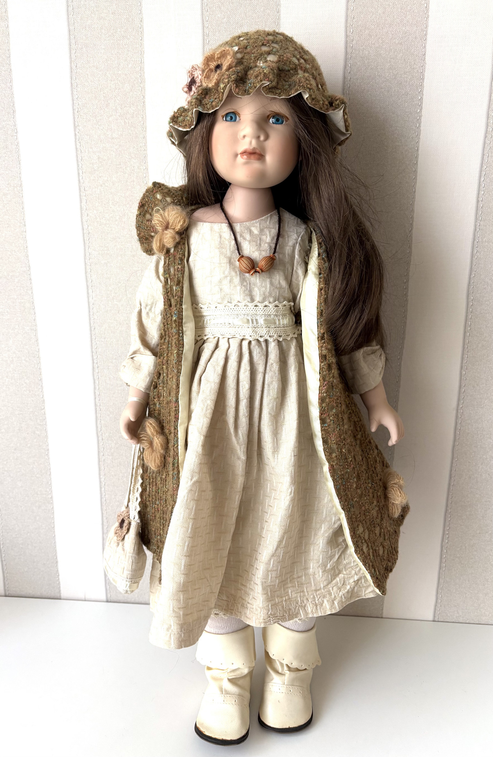 Porcelánová panenka Isabella