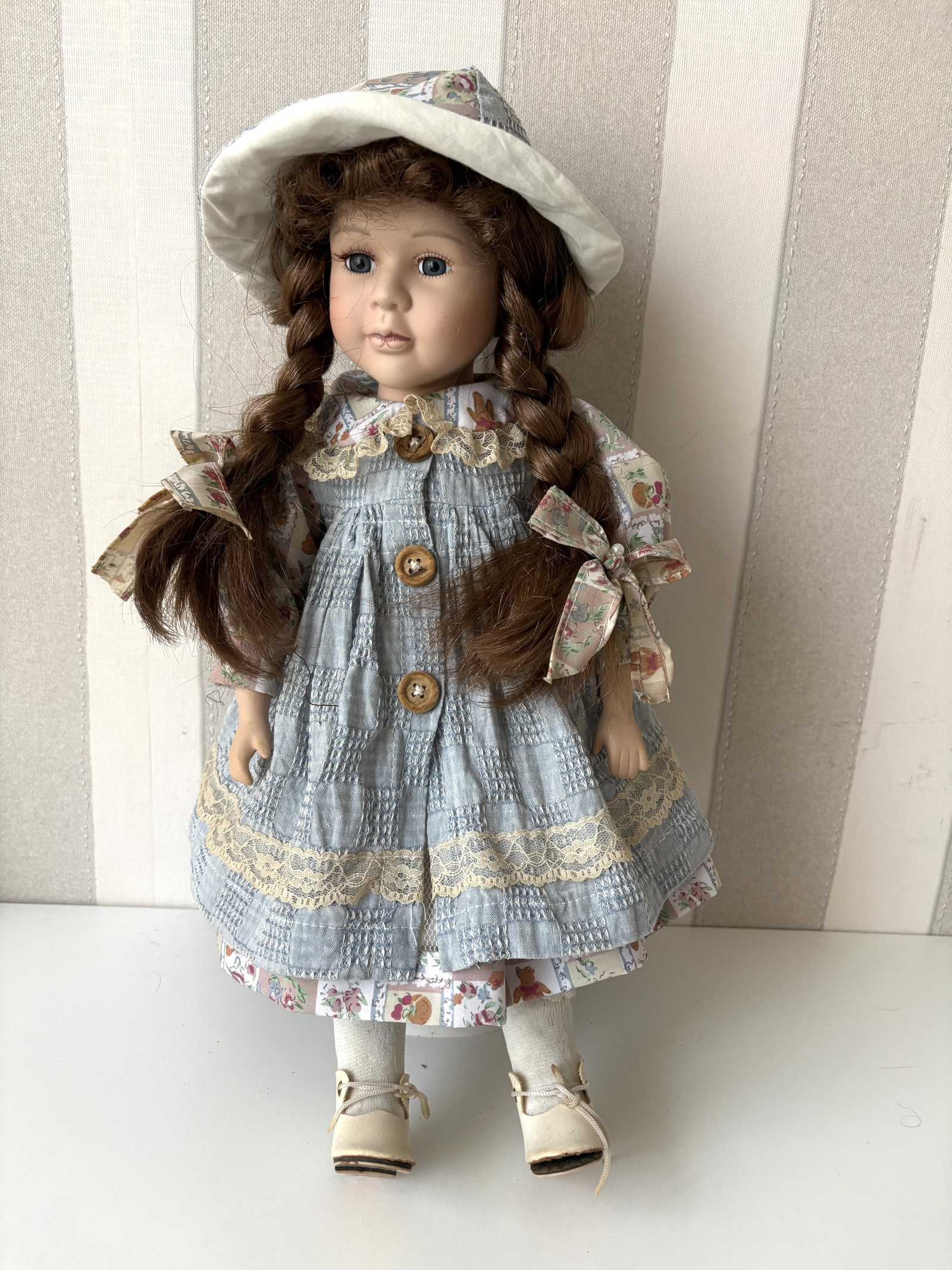 Porcelánová panenka Charlotte