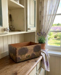 Dřevěný úložný box Lavender Meadow