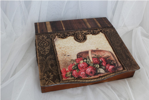 Psací stoleček atypický