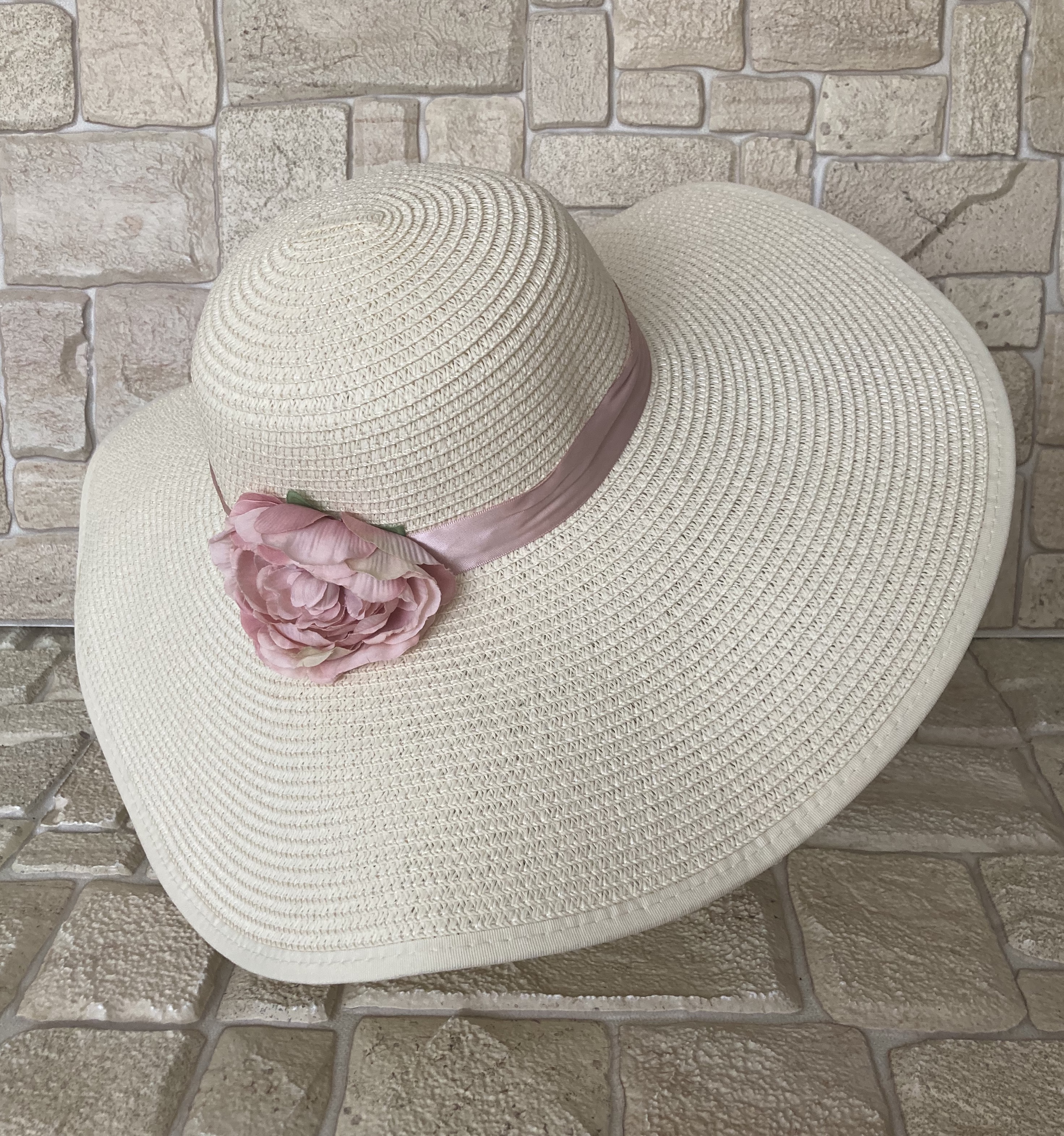 Dámský letní klobouk