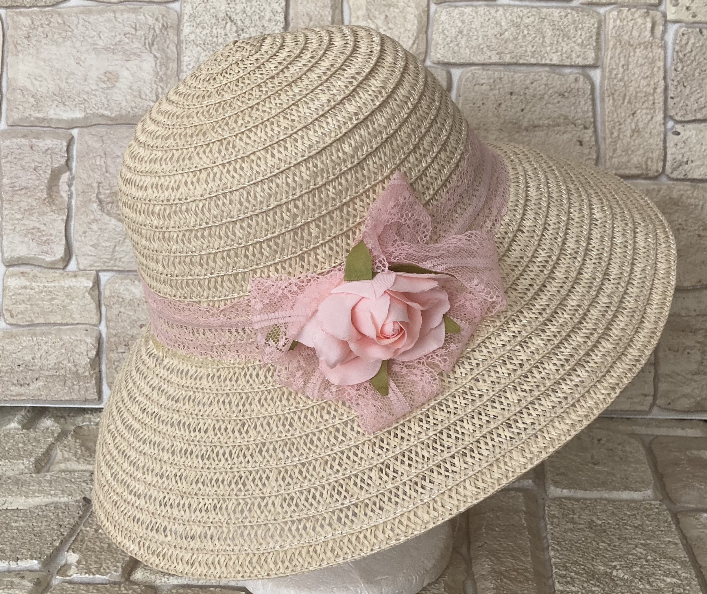 Dámský letní klobouk