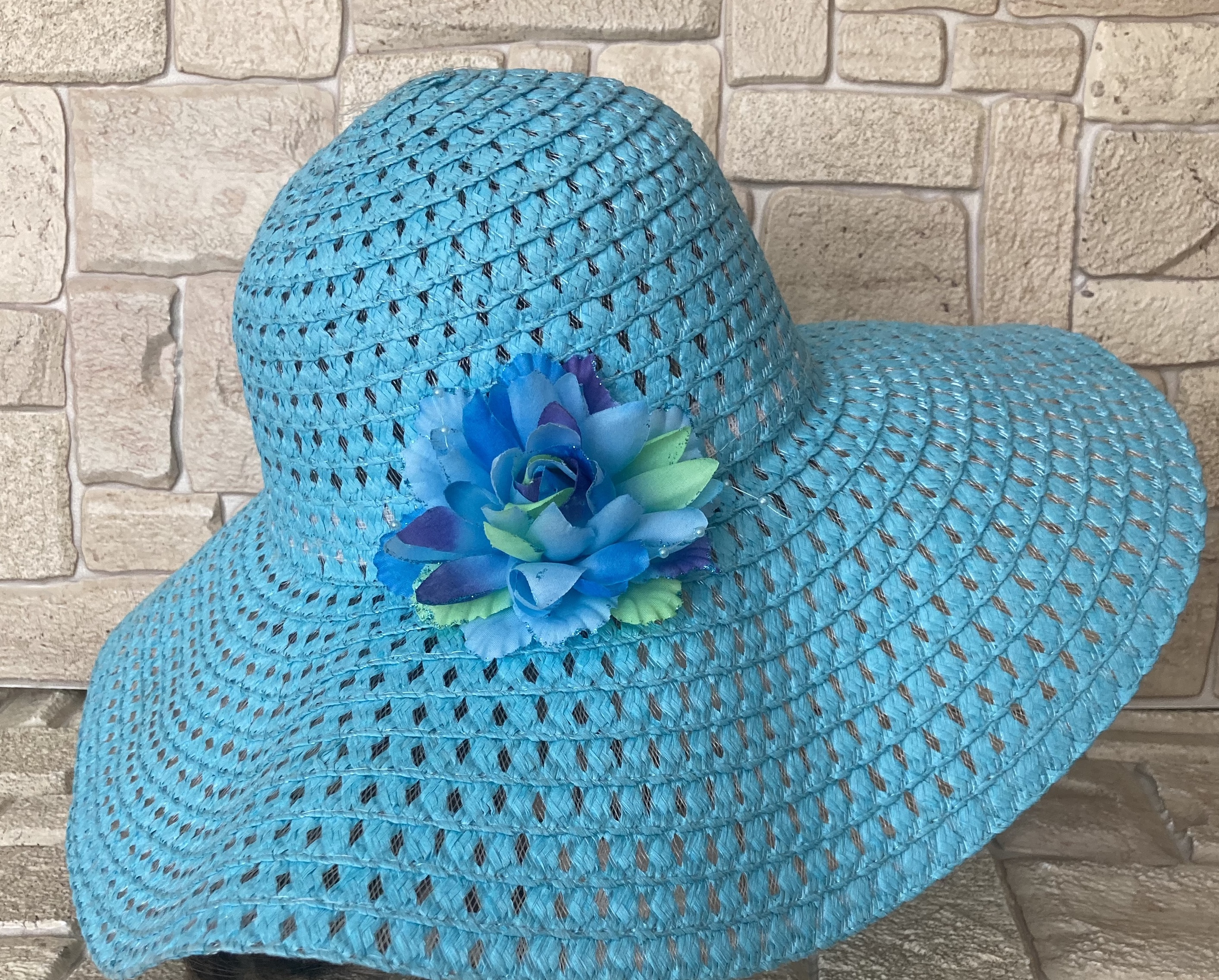 Dámský letní klobouk