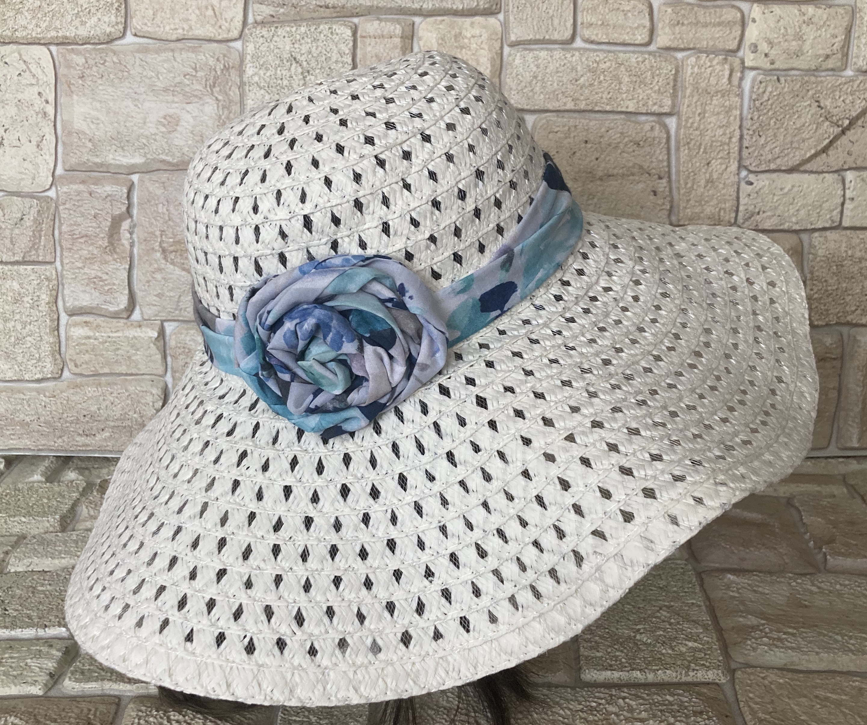 Dámský letní klobouk