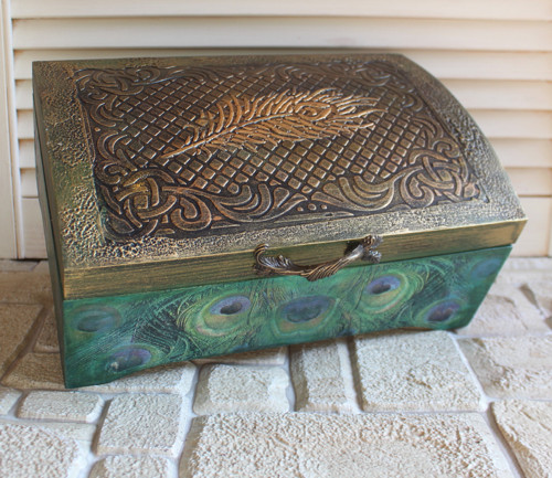 Truhla dřevěná - paví pera
