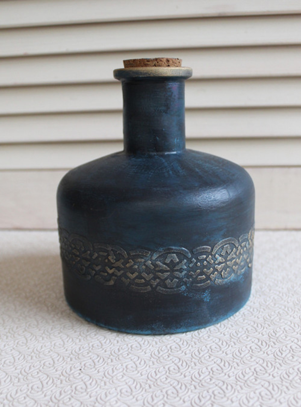 Karafa s korkovým uzávěrem