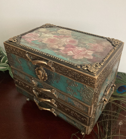 Šperkovnice ve viktoriánském stylu