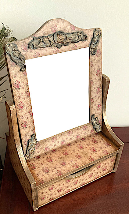 Šperkovnice (toaletka) se zrcadlem