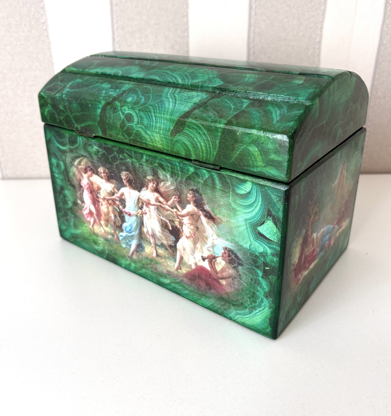 Truhla dřevěná malachit