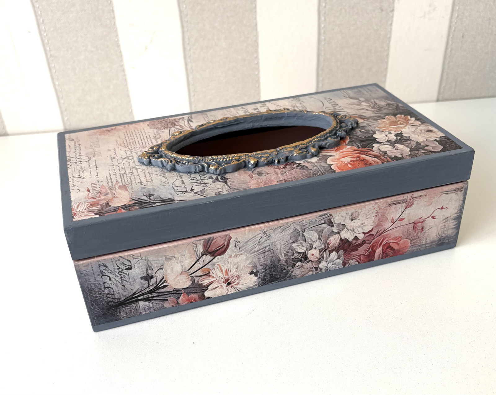 Krabička na kapesníky