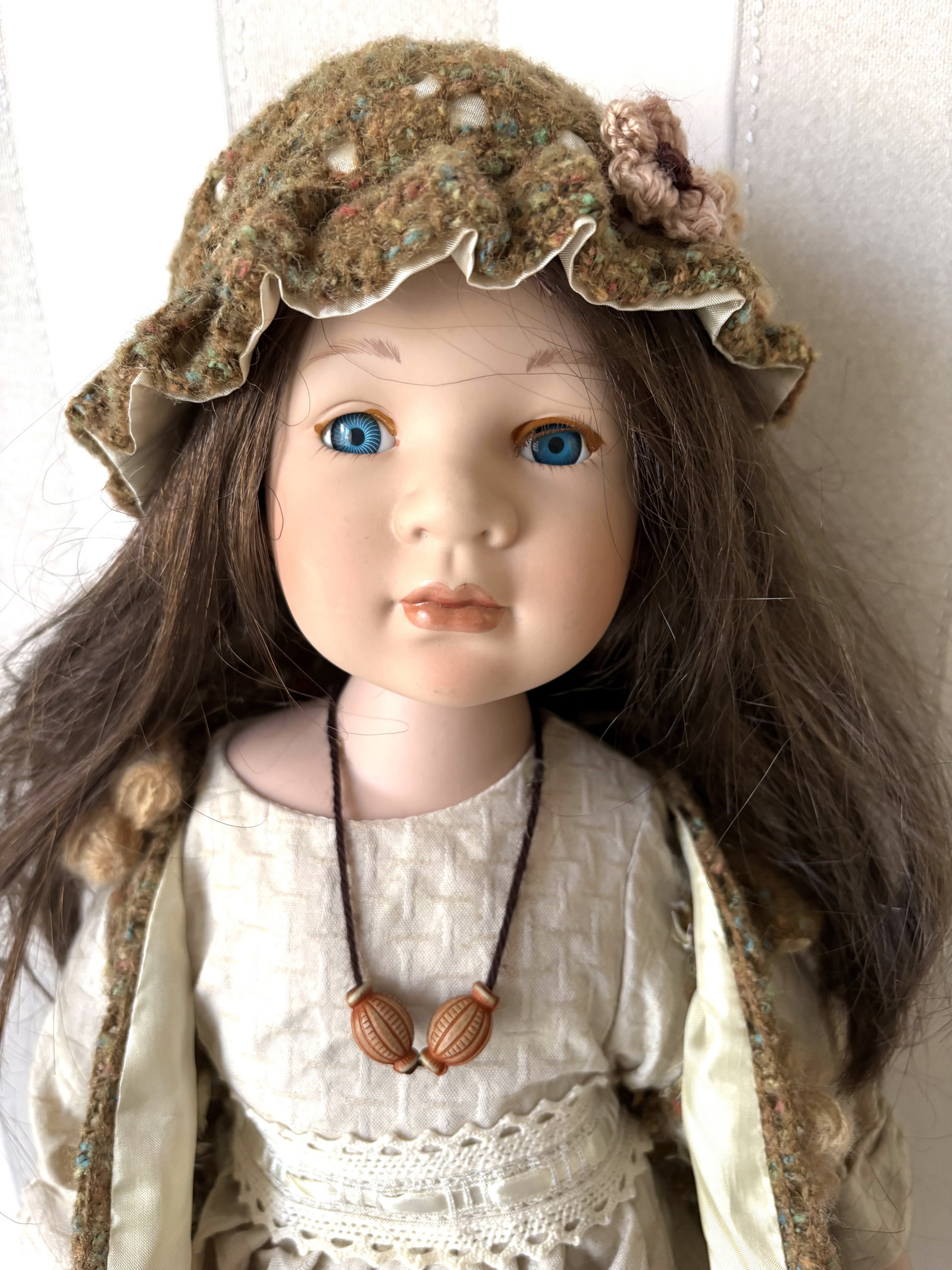 Porcelánová panenka Isabella