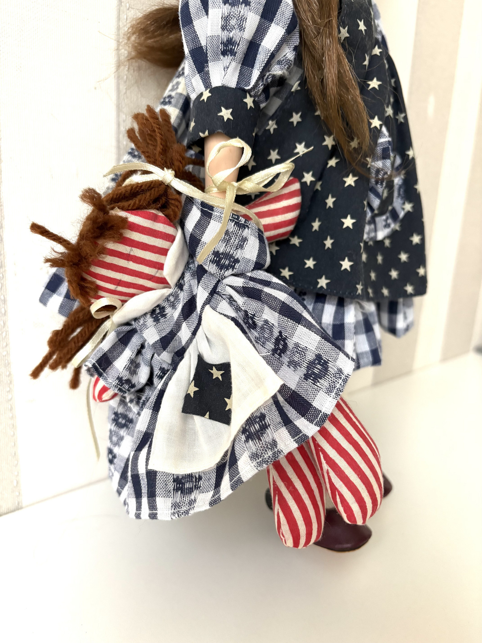 Porcelánová panenka Mia