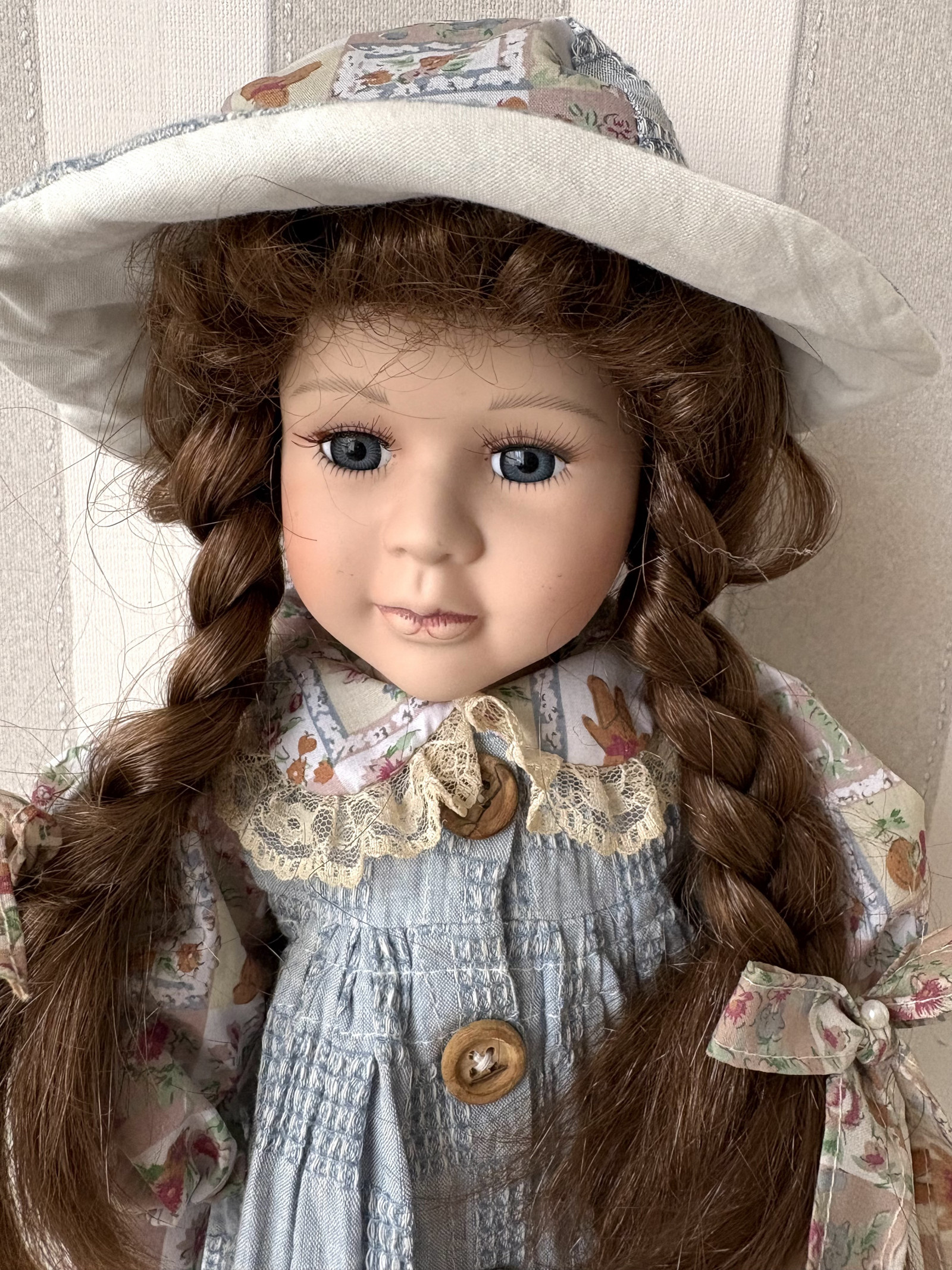 Porcelánová panenka Charlotte