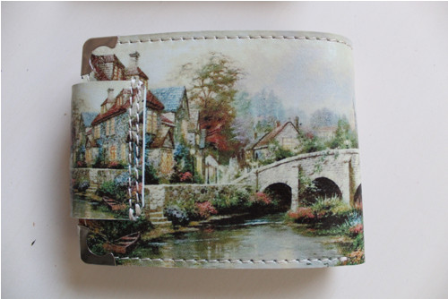 Kožená peněženka dům u potoka