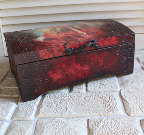 Truhla dřevěná - tanečnice