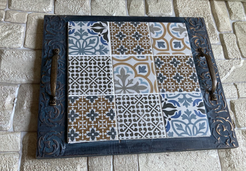 Dřevěný servírovací podnos 42 x 35 cm