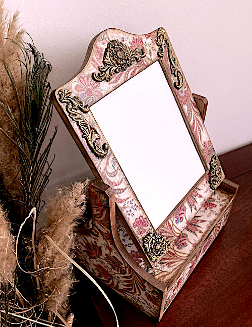 Dřevěná krabička šperkovnice