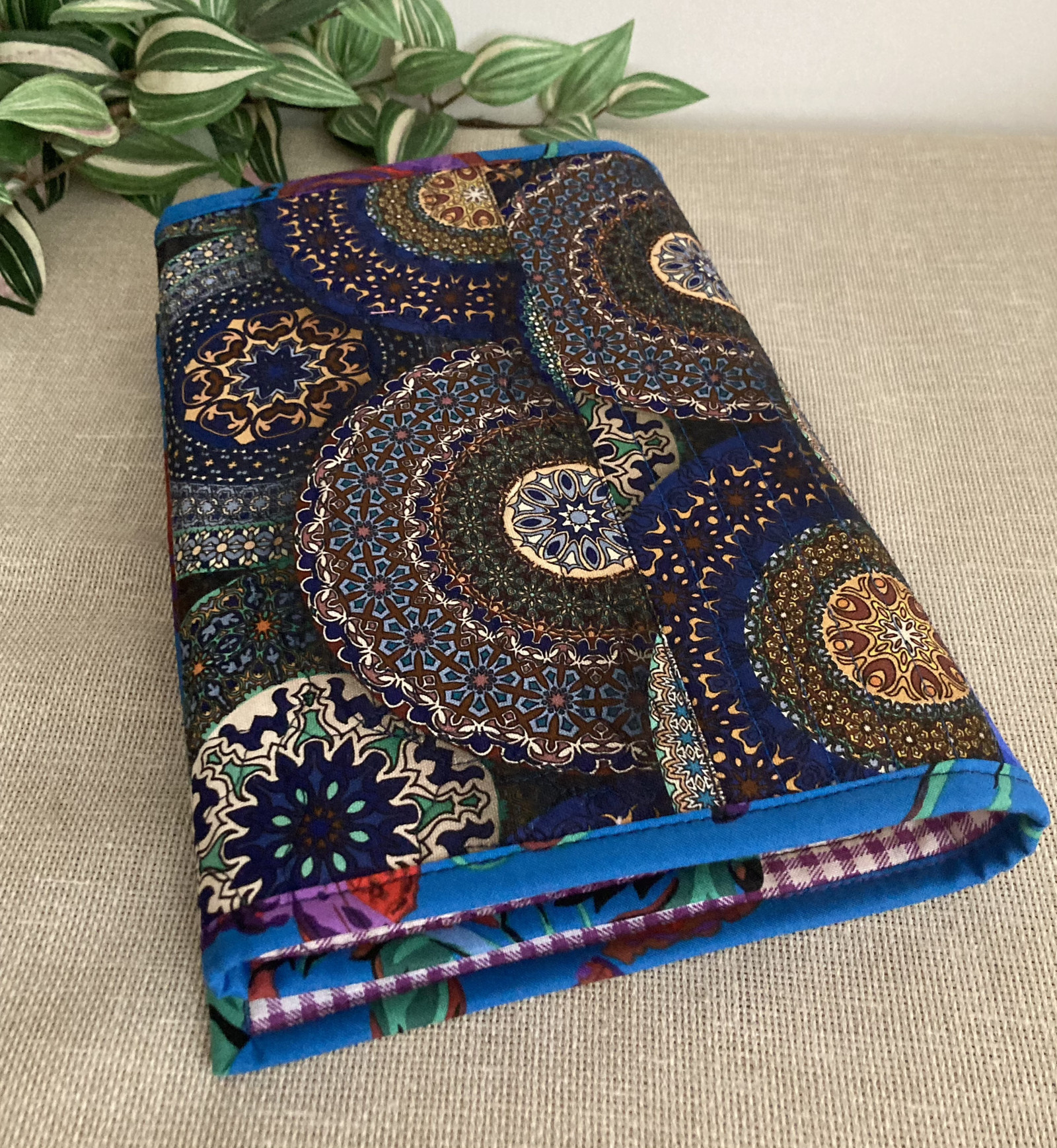 Obal na knihu nastavitelný