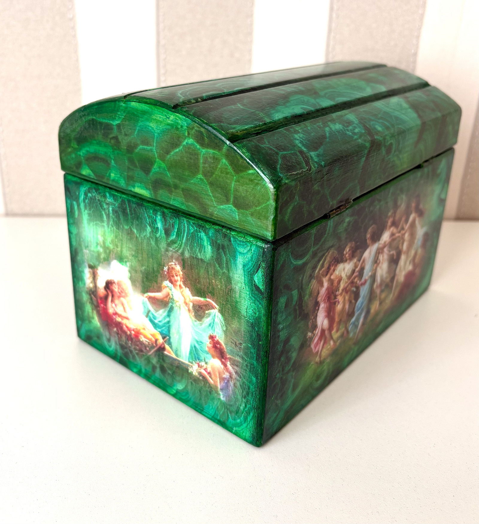 Truhla dřevěná malachit