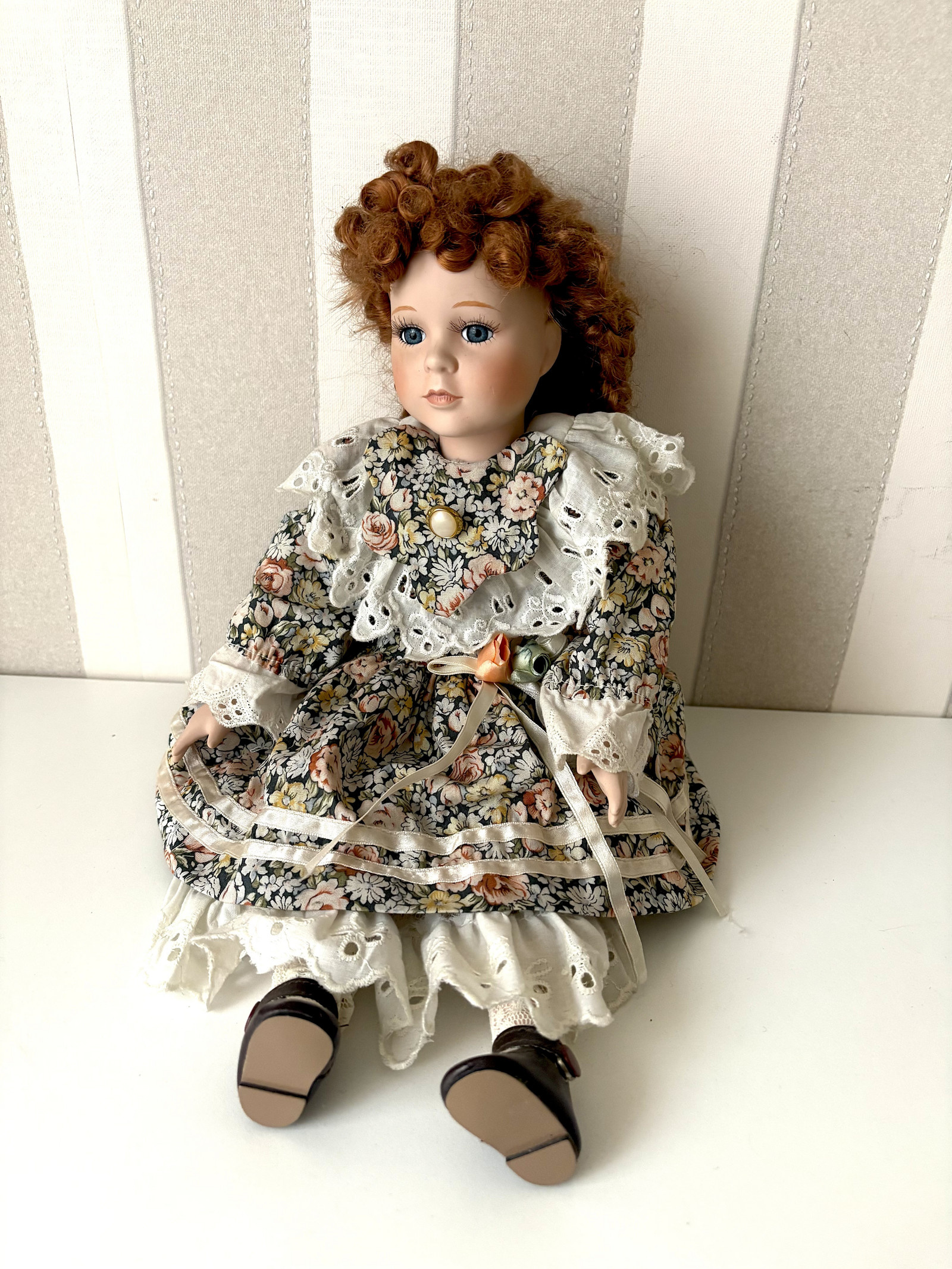 Porcelánová panenka Gertruda