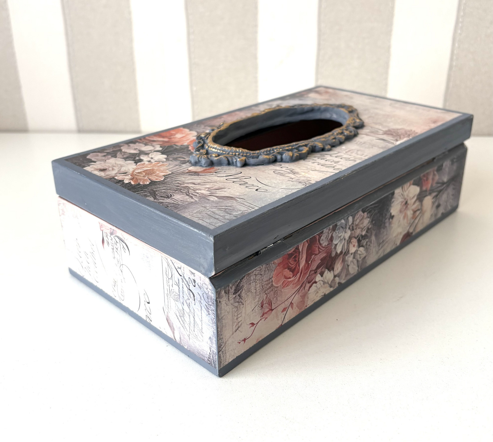 Krabička na kapesníky