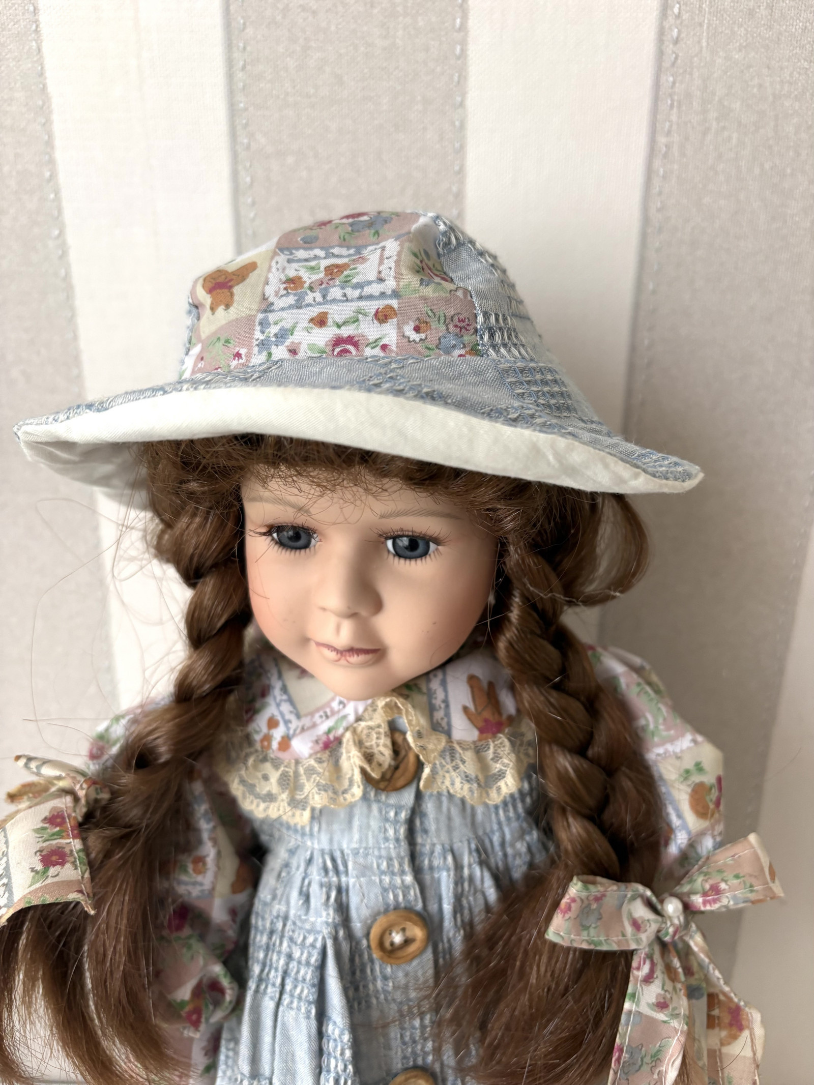 Porcelánová panenka Charlotte