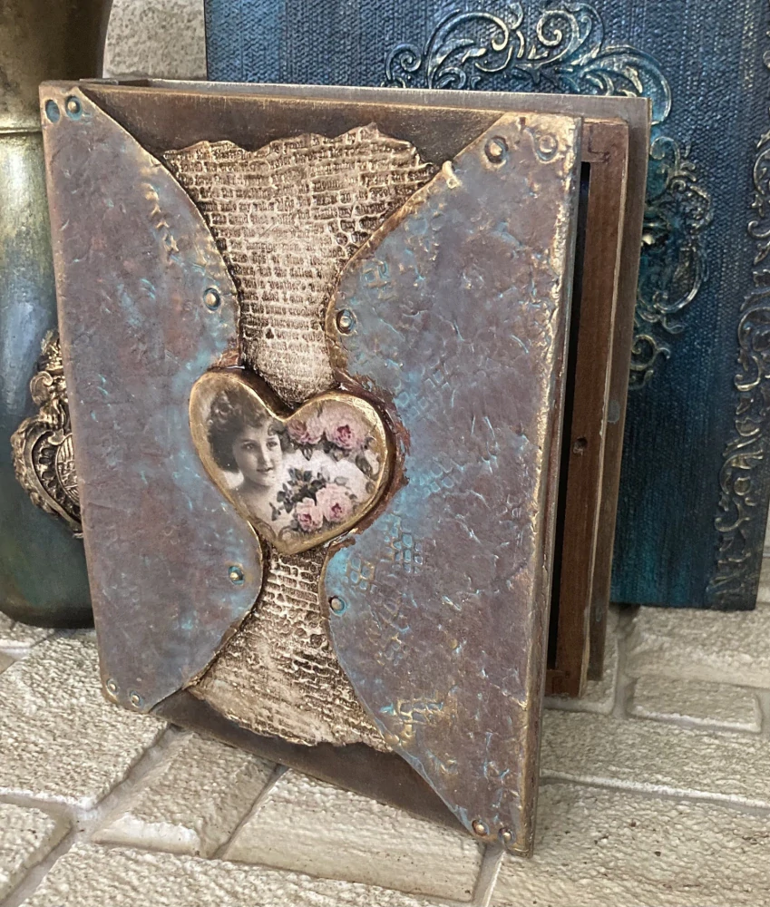 Knižní šperkovnice -Ztracený deník času