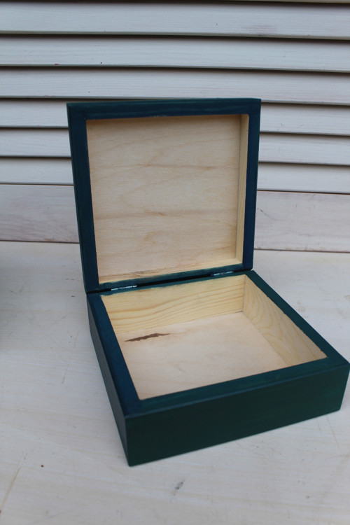 Krabička dívka s balónkem 