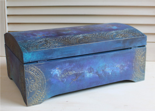 Truhla dřevěná na klíč tmavě modrá