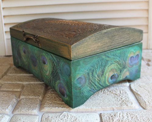 Truhla dřevěná - paví pera