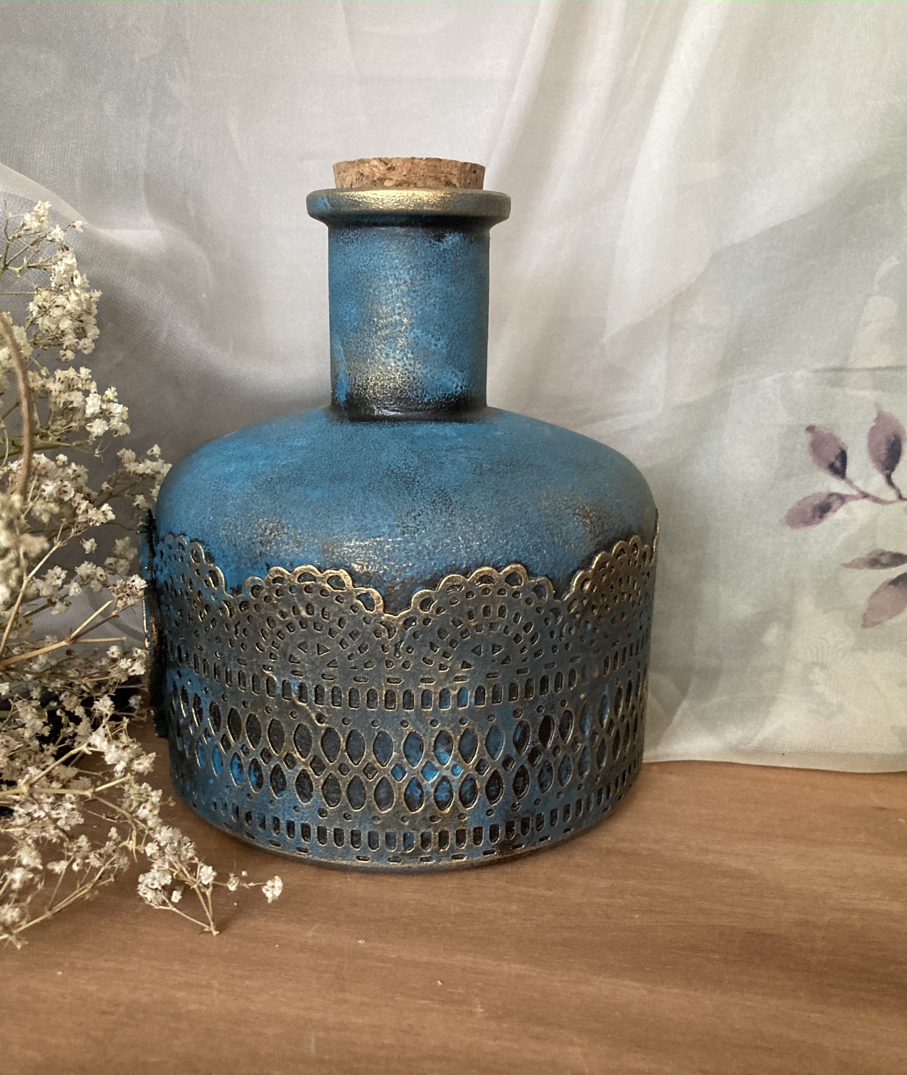 Karafa s korkovým uzávěrem