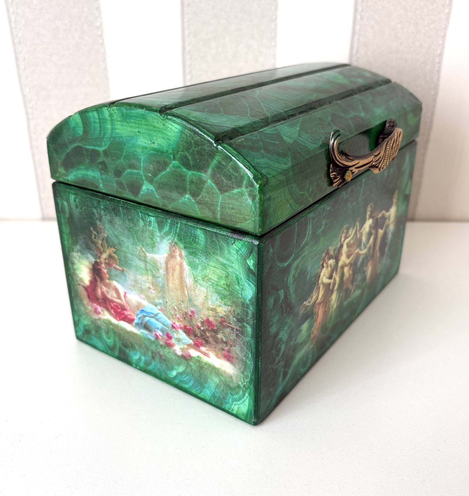 Truhla dřevěná malachit