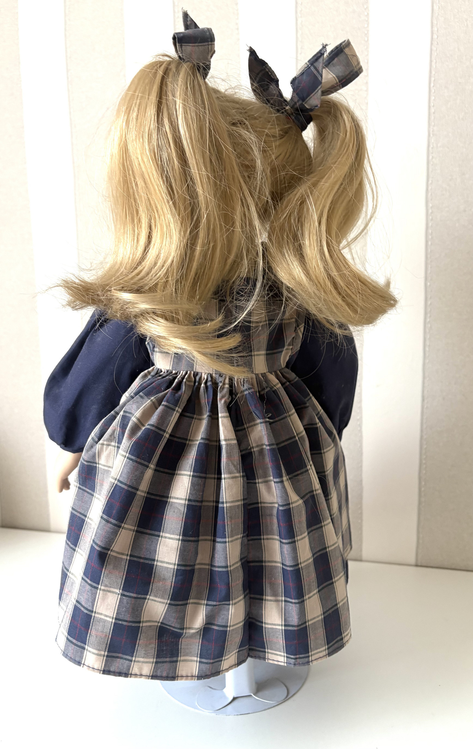 Porcelánová panenka Karolína