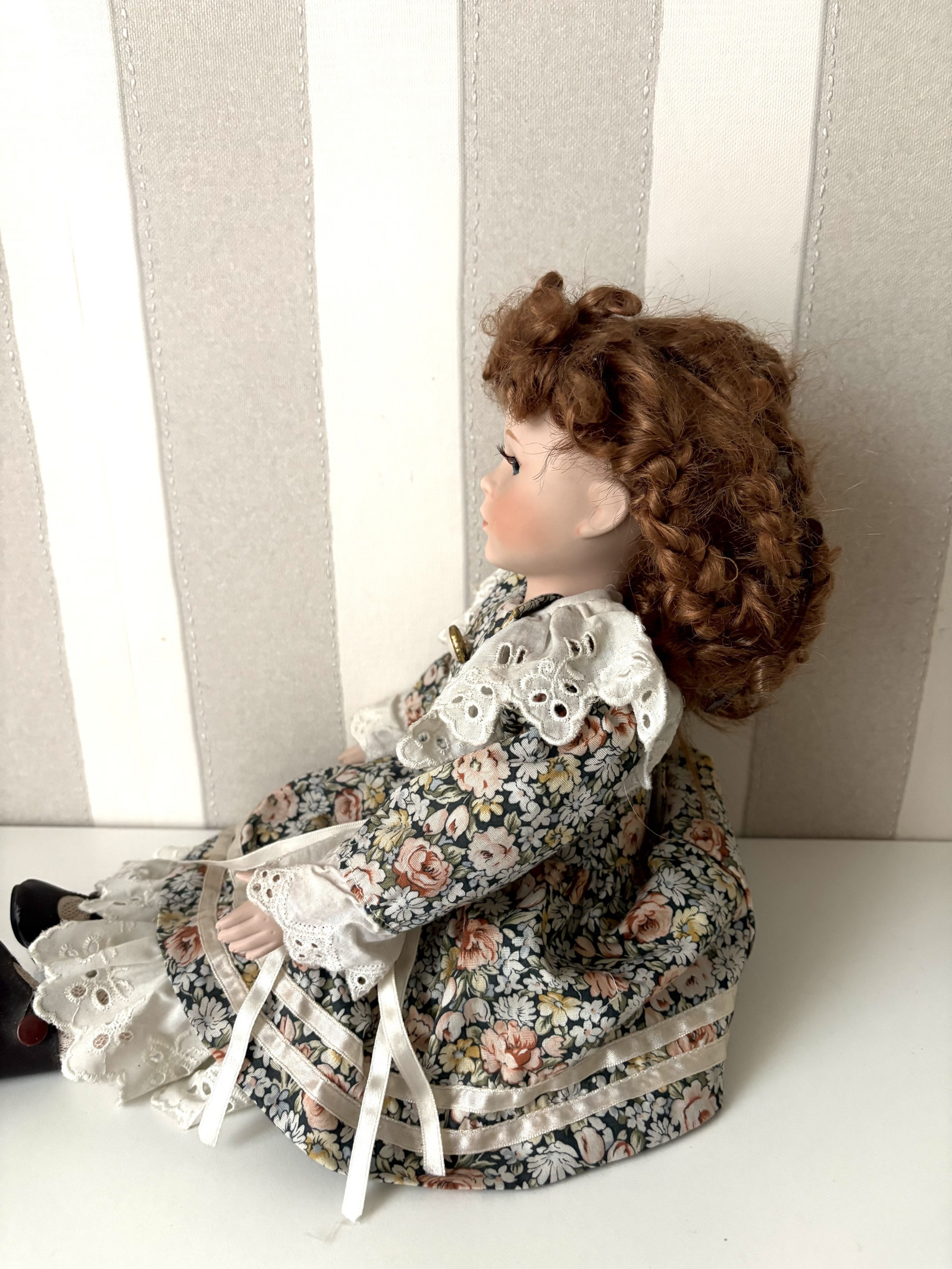 Porcelánová panenka Gertruda