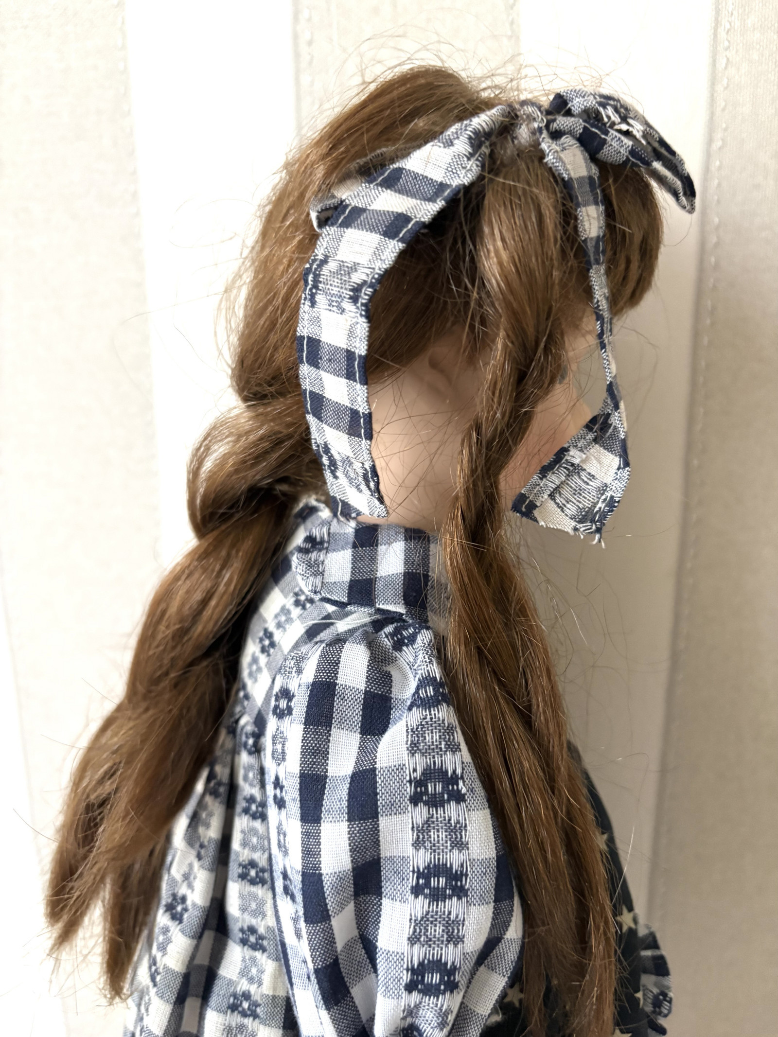 Porcelánová panenka Mia