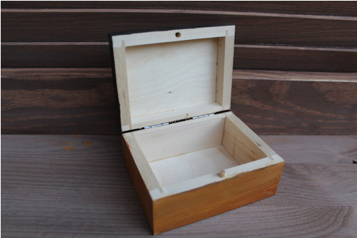 Dřevěná krabička