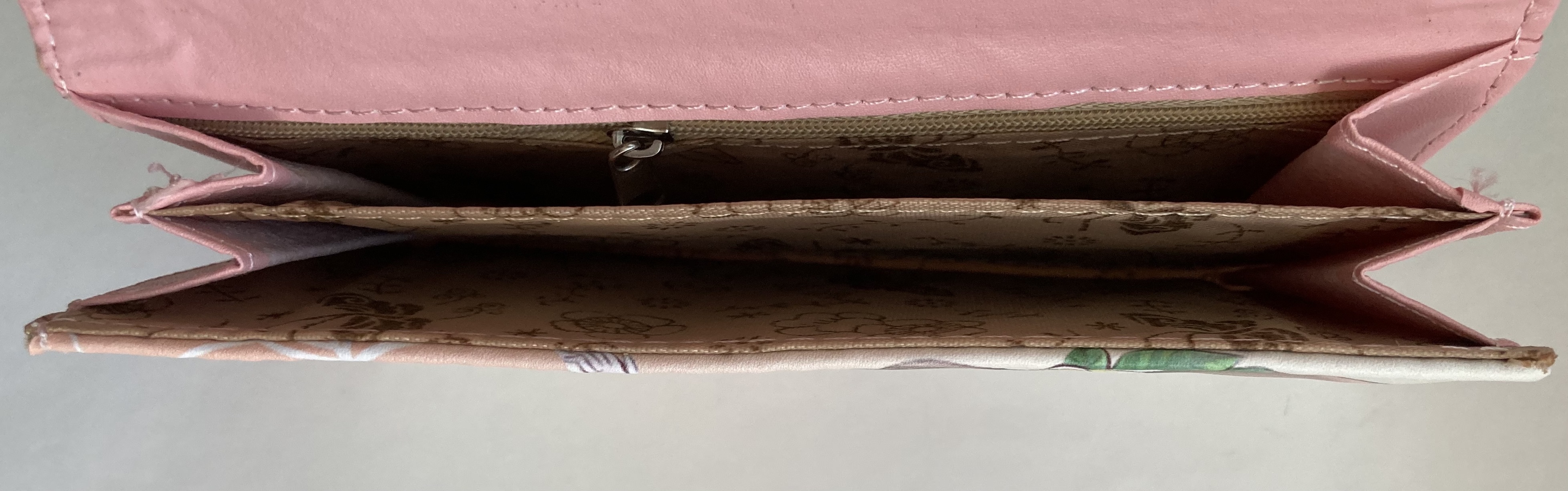 Peněženka - dívka ve žlutých šatech