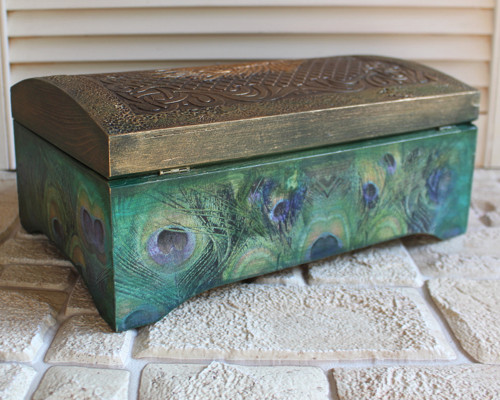 Truhla dřevěná - paví pera