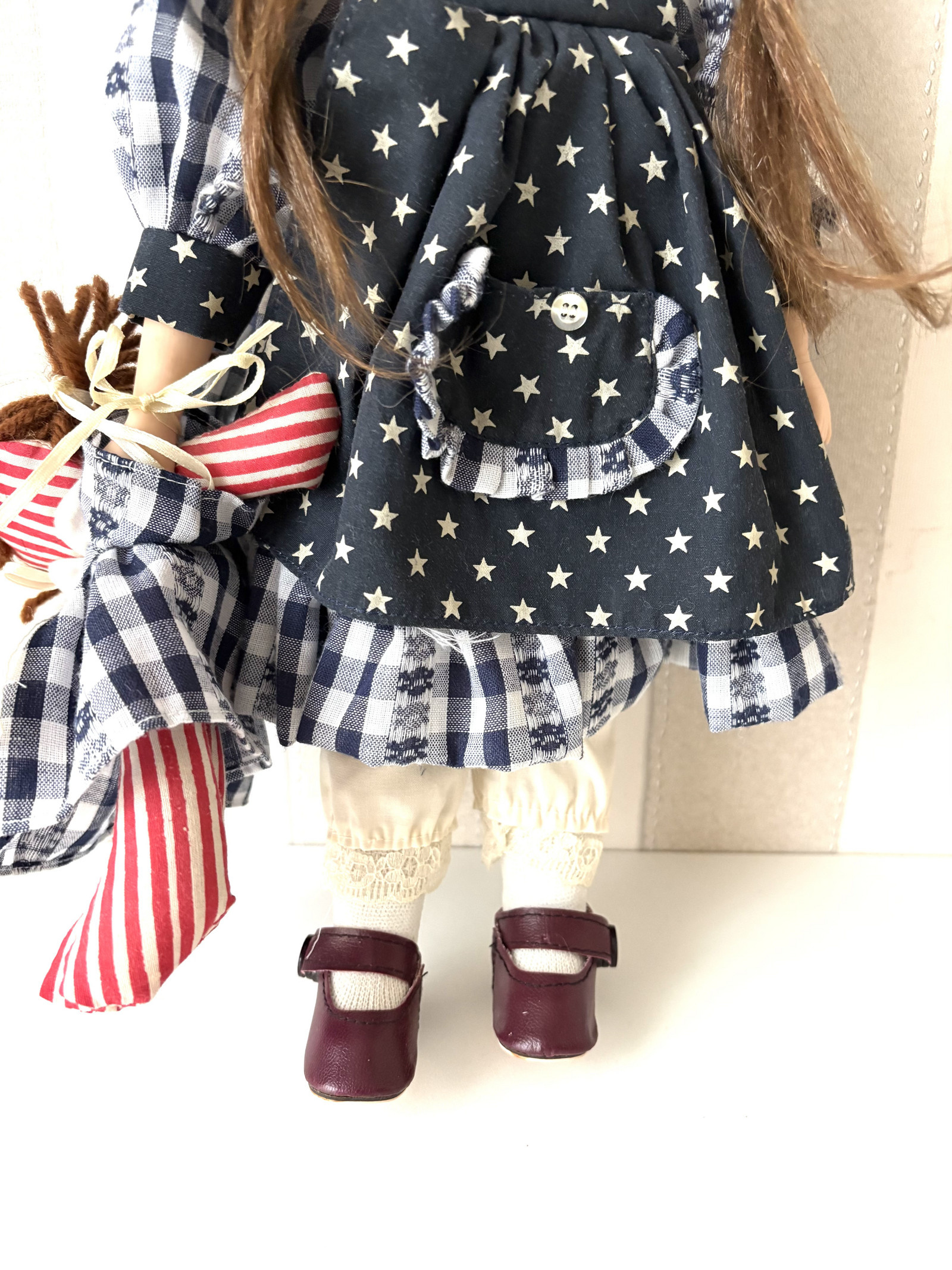 Porcelánová panenka Mia