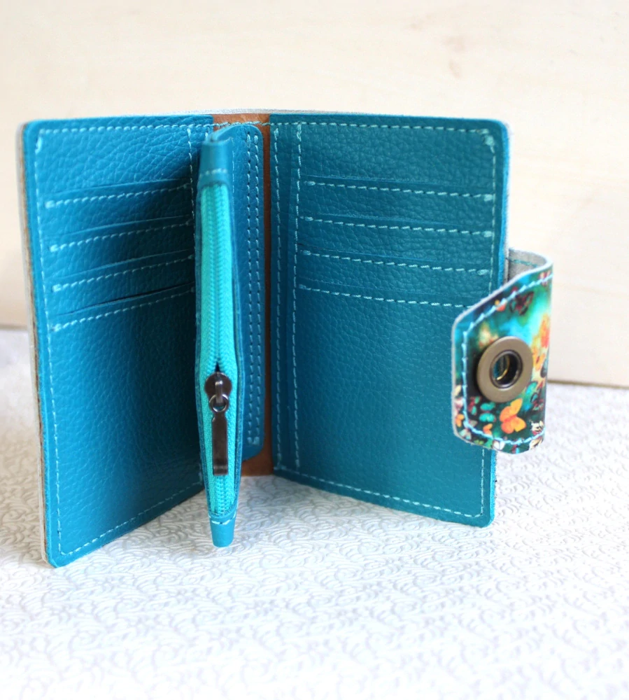 Ručně šitá kožená peněženka „Motýlí tanec“