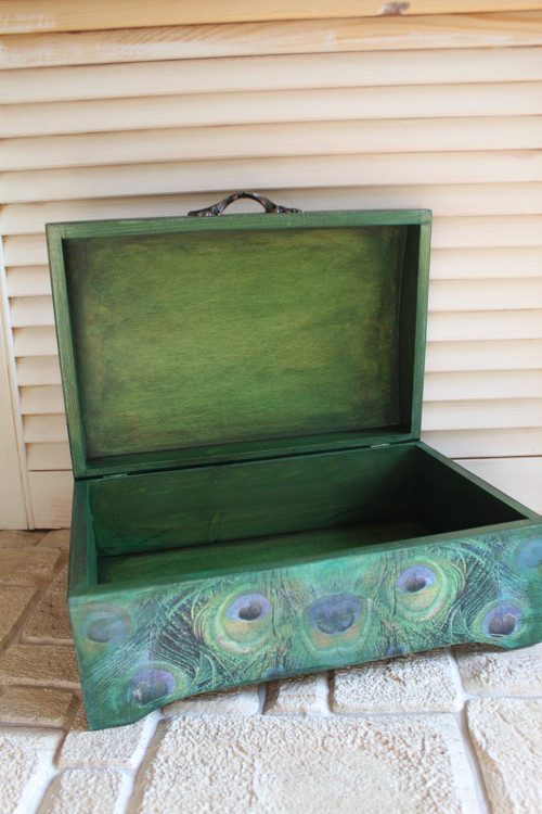 Truhla dřevěná - paví pera