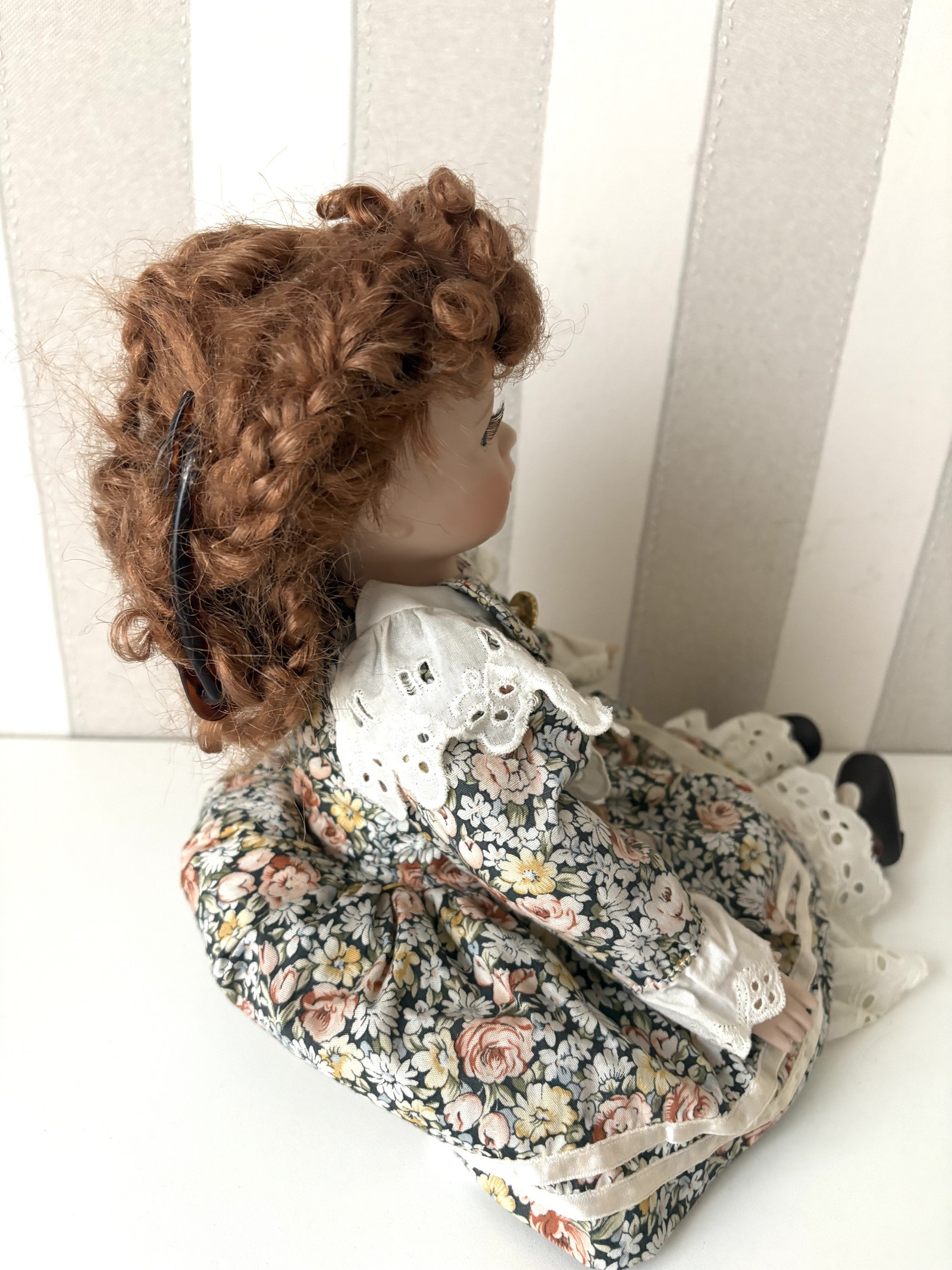 Porcelánová panenka Gertruda