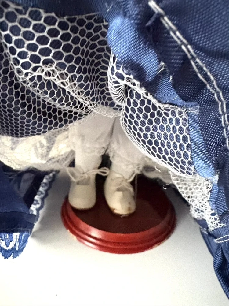 Porcelánová panenka